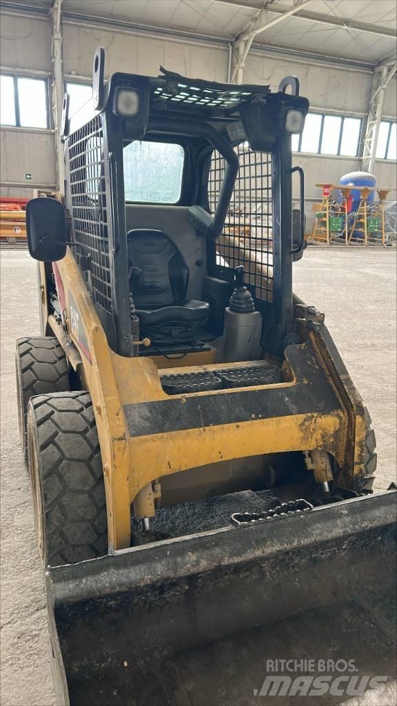 CAT 216 B Kompaktrakodók