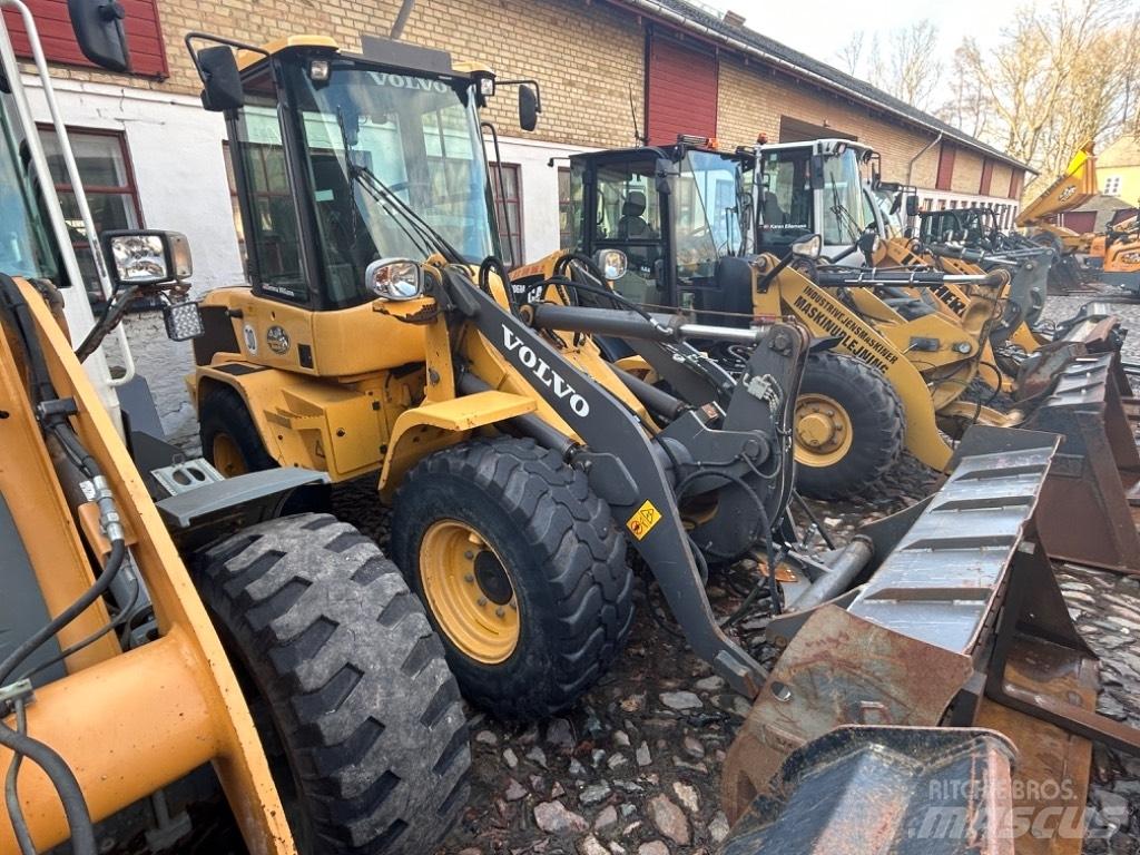 Volvo L 30 G Gumikerekes homlokrakodók