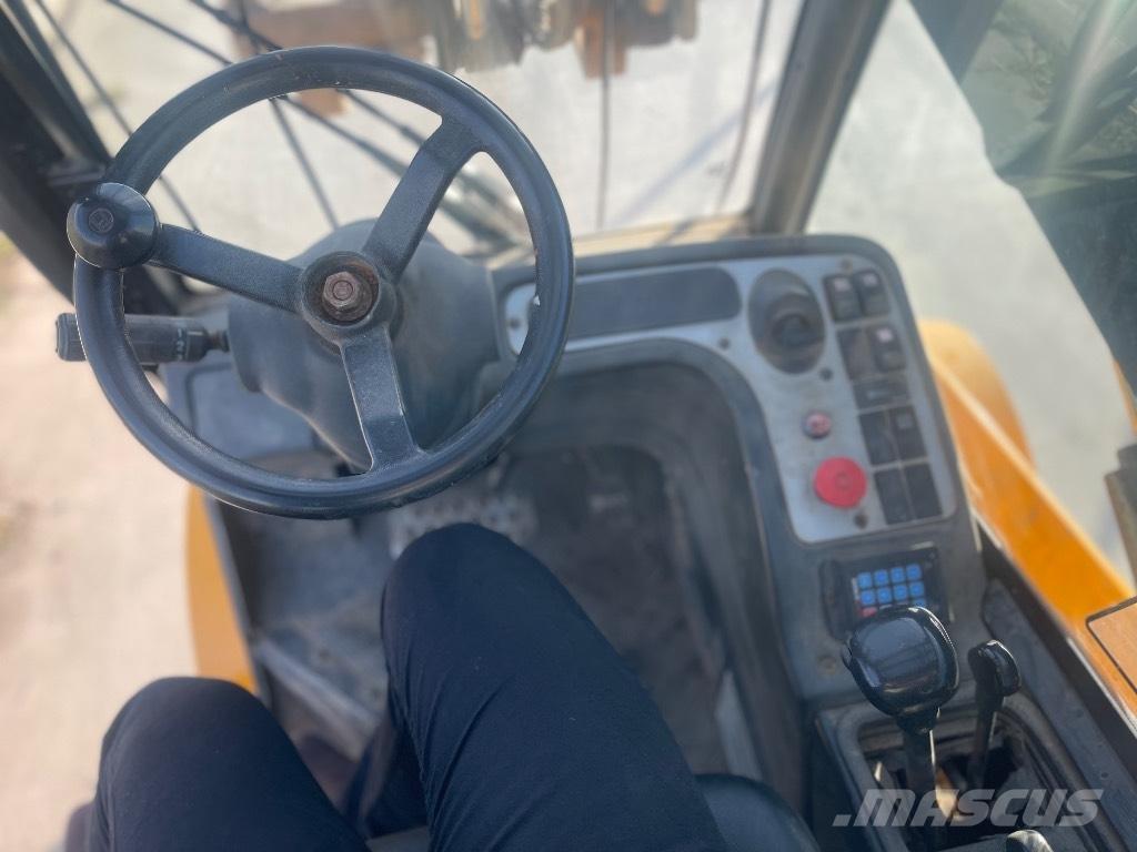 JCB TLT 30 D 4x4 Teleszkópos rakodók