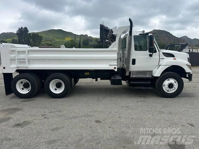International 7400 Billenő teherautók