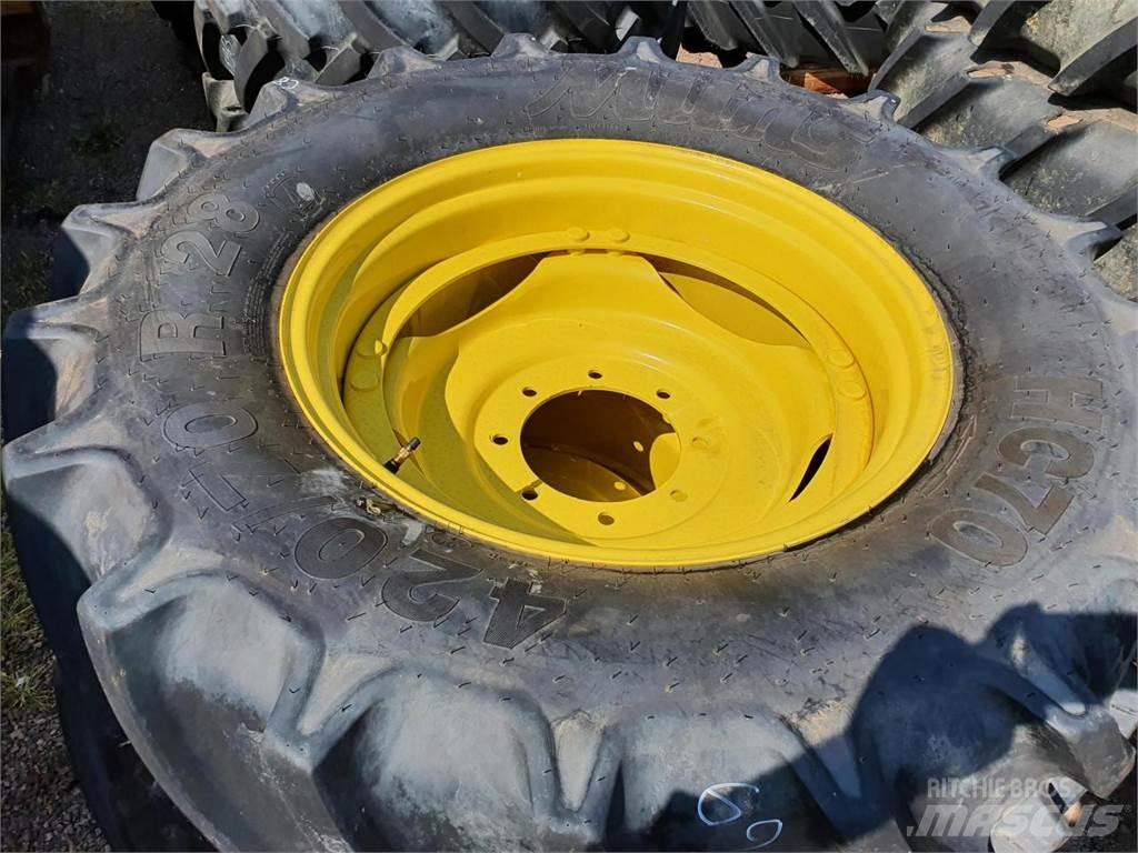 Mitas 420/70R28 x2 Gumiabroncsok, kerekek és felnik