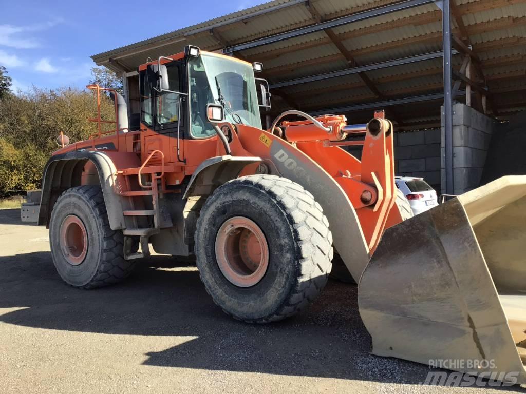 Doosan DL 420 Gumikerekes homlokrakodók