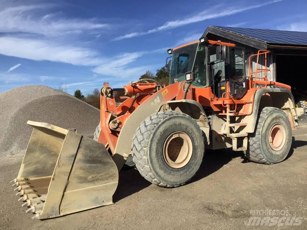 Doosan DL 420 Gumikerekes homlokrakodók