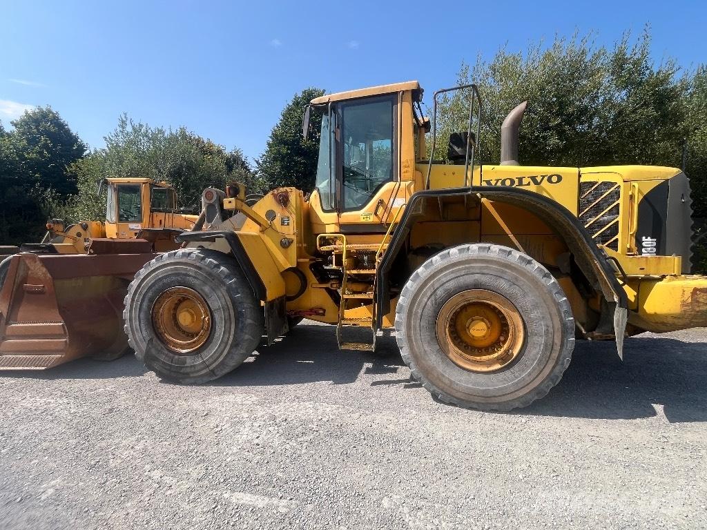 Volvo L180F Gumikerekes homlokrakodók
