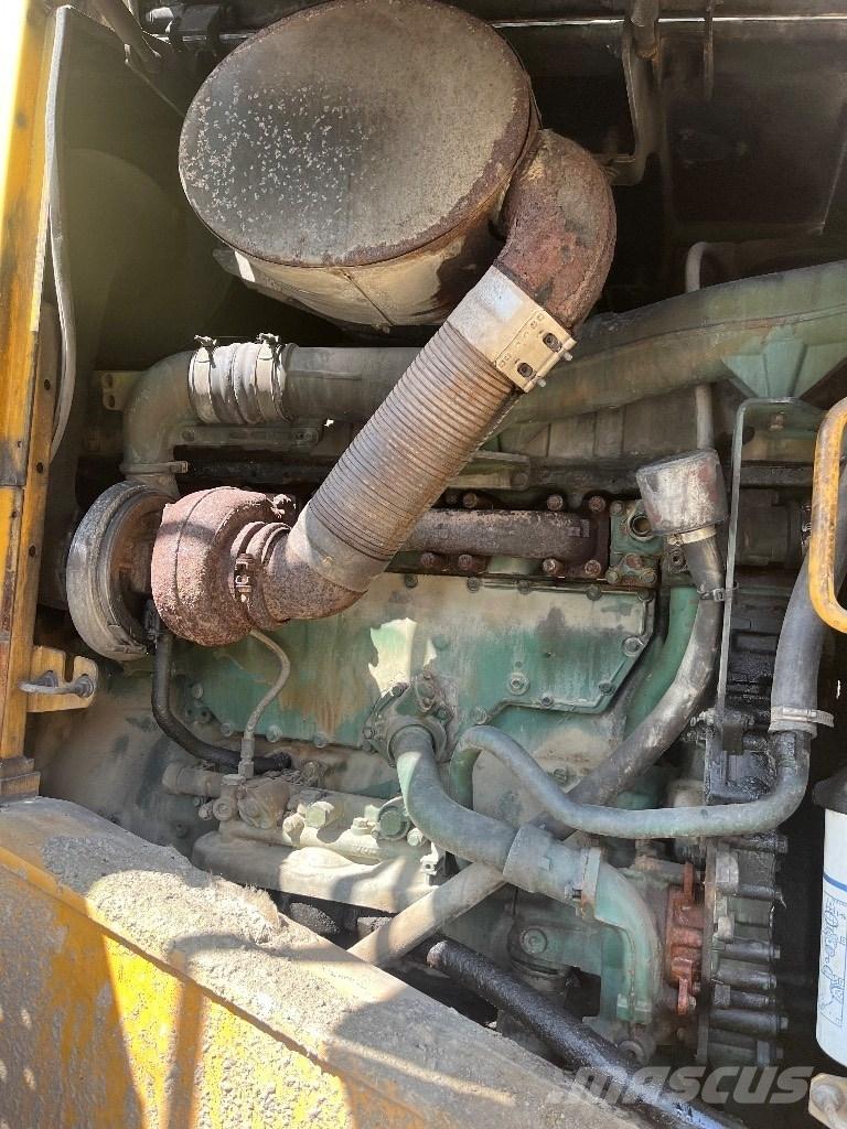 Volvo L180F Gumikerekes homlokrakodók