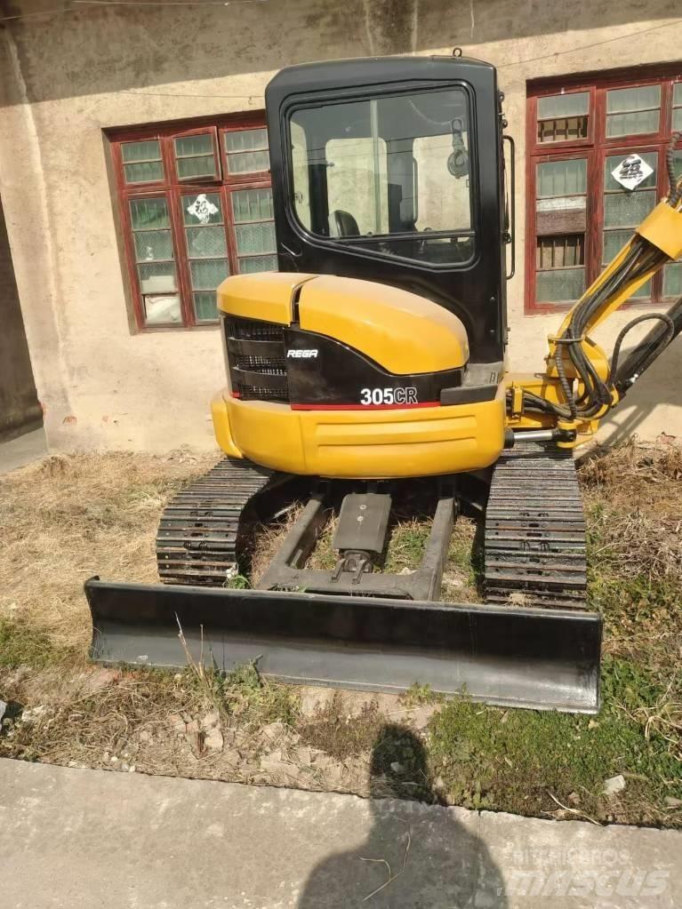CAT 305 CR Mini kotrók < 7t