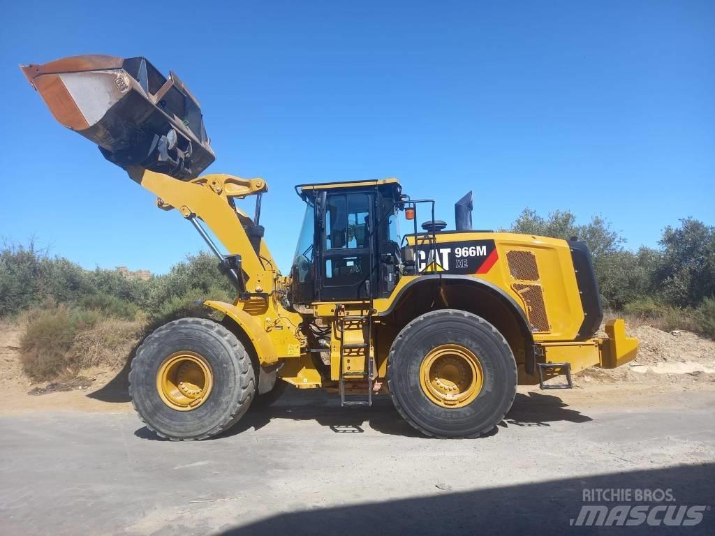 CAT 966 M Gumikerekes homlokrakodók