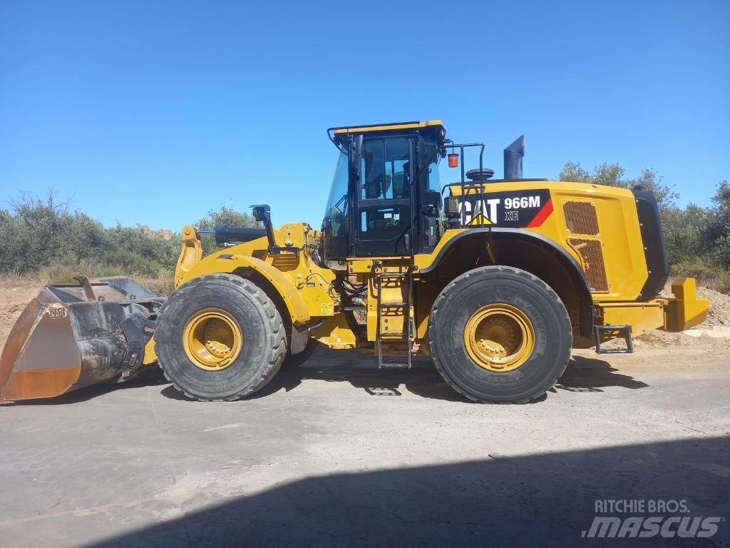CAT 966 M Gumikerekes homlokrakodók