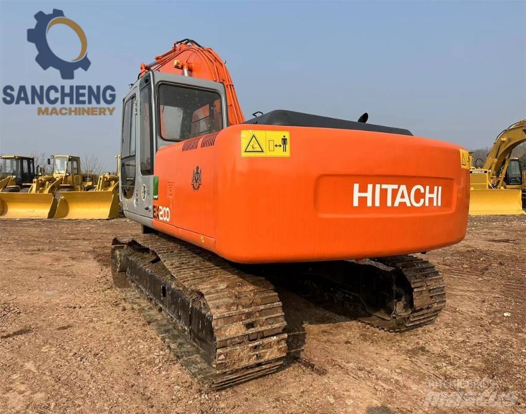 Hitachi EX 200 Lánctalpas kotrók