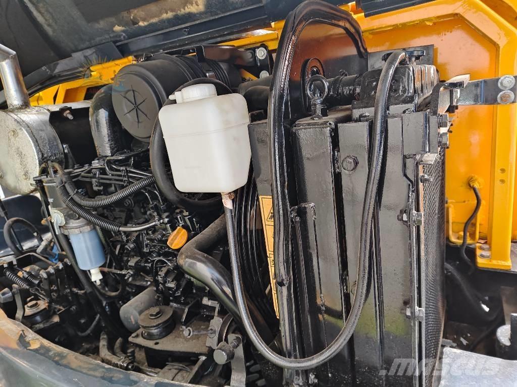 Hyundai R60W Gumikerekes kotrók
