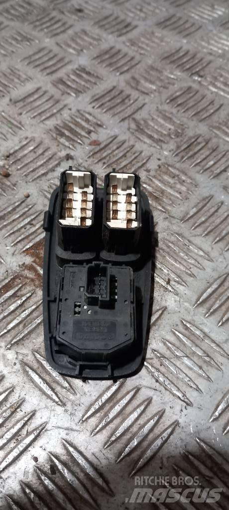 Scania R 440   1445793 Vezetőfülke és belső tartozékok