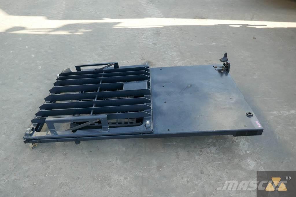 CAT 357-4102 Vezetőfülke és belső tartozékok