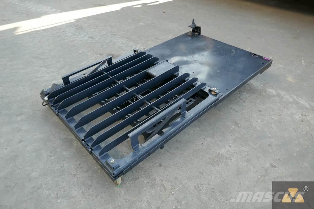 CAT 357-4102 Vezetőfülke és belső tartozékok