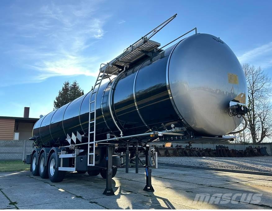 LAG 0-3-39T Tartályos félpótkocsik