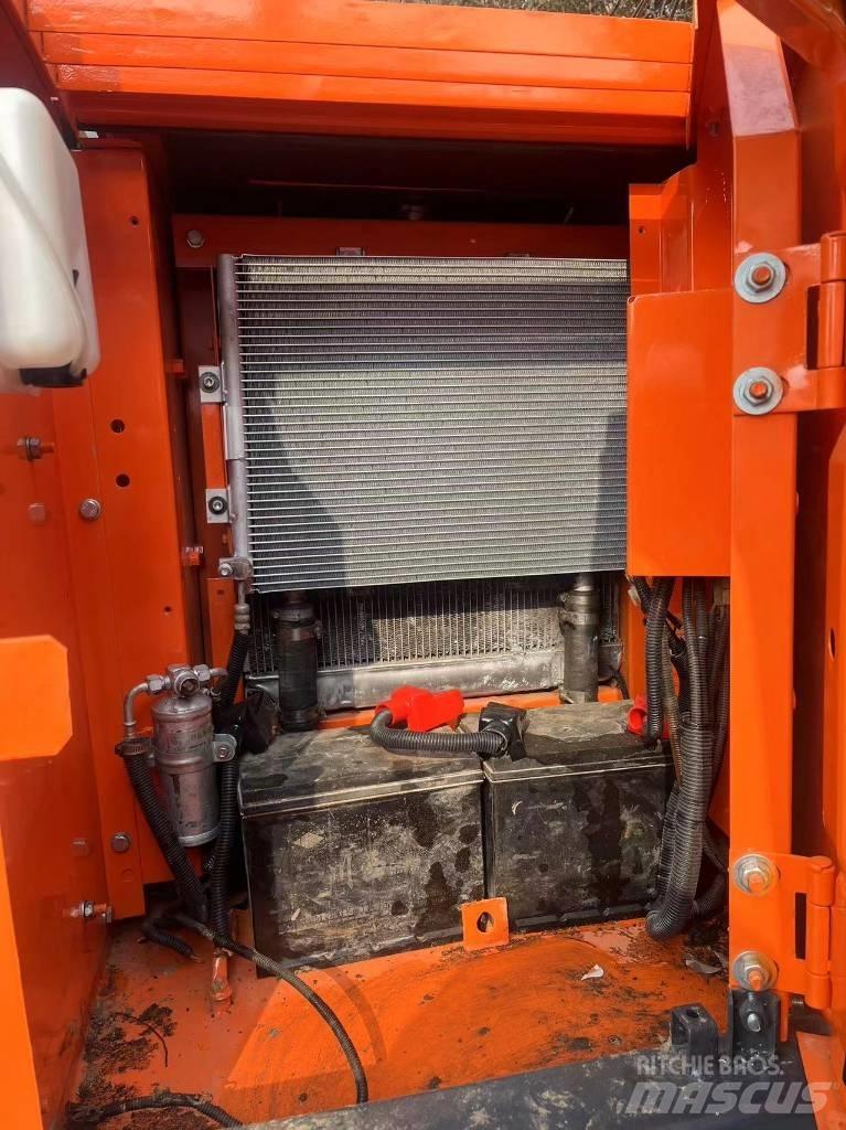 Hitachi ZX70 Lánctalpas kotrók