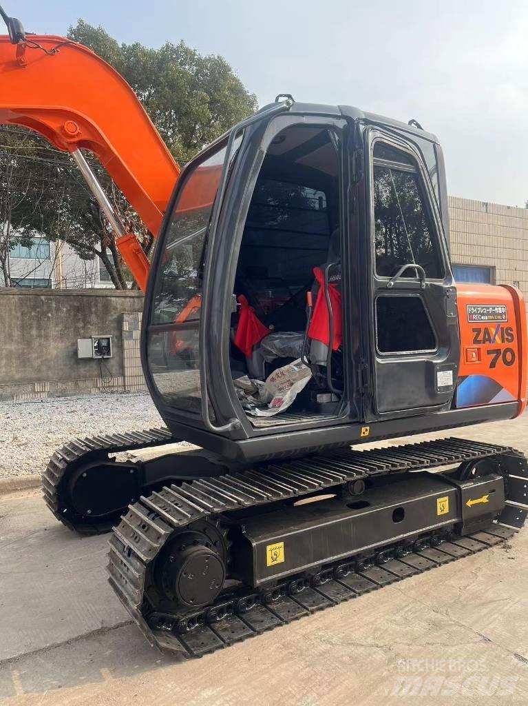 Hitachi ZX70 Lánctalpas kotrók
