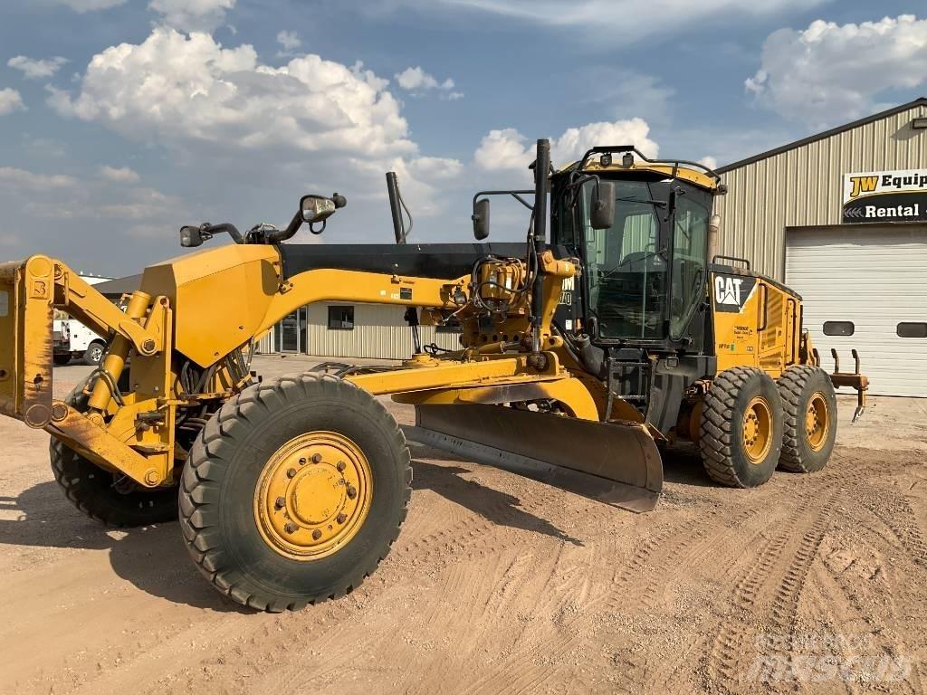 CAT 140 M AWD Gréderek