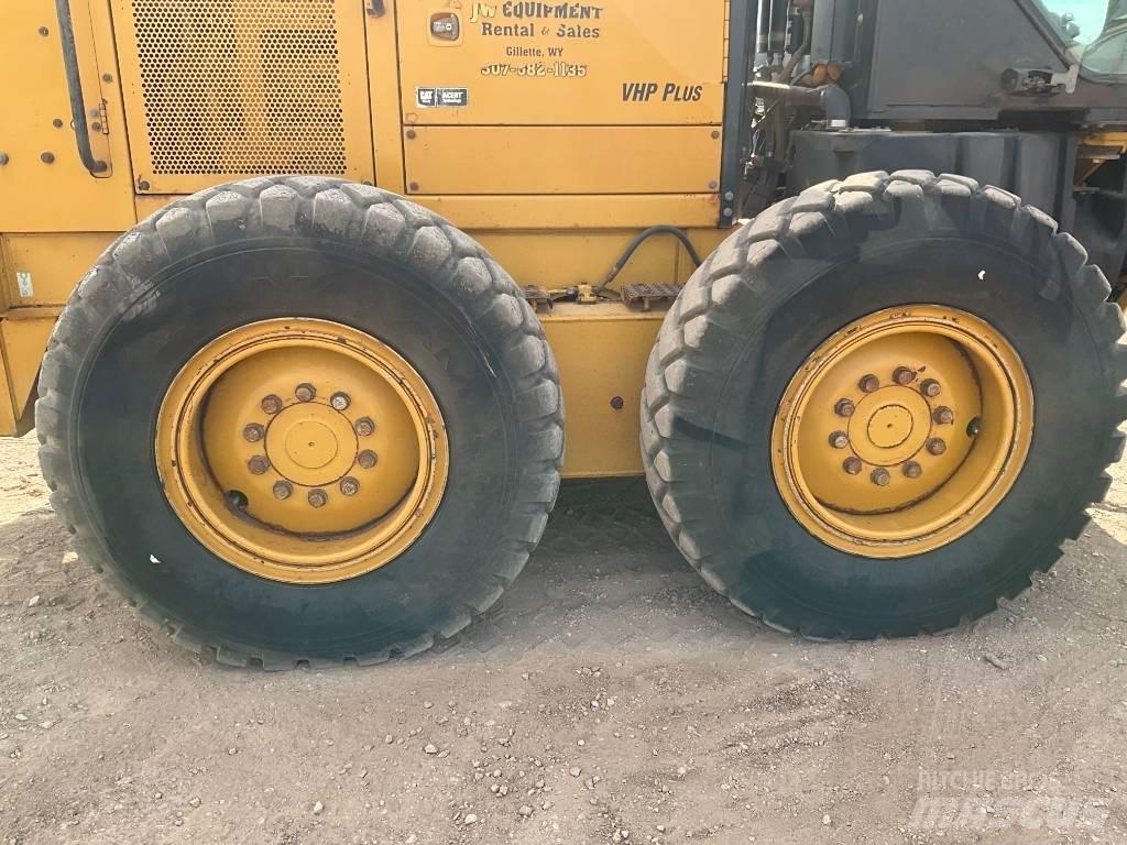 CAT 140 M AWD Gréderek