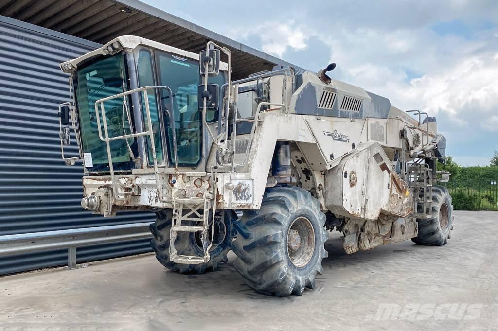 Wirtgen WR 240 Aszfalt aprítók