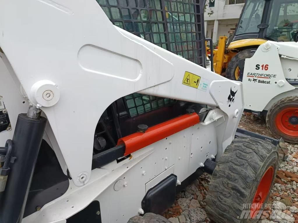 Bobcat S 330 Kompaktrakodók