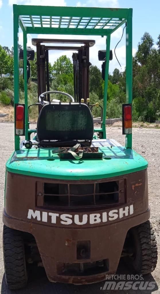 Mitsubishi FG25 Gázüzemű targoncák