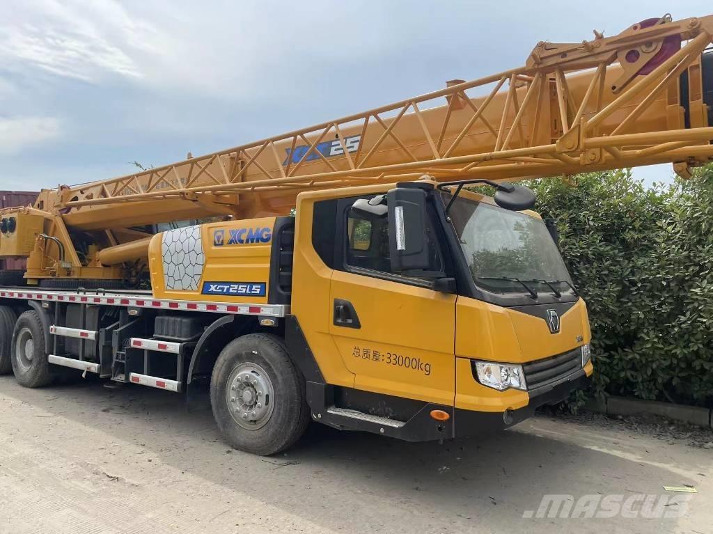 XCMG QY25 Terepdaruk