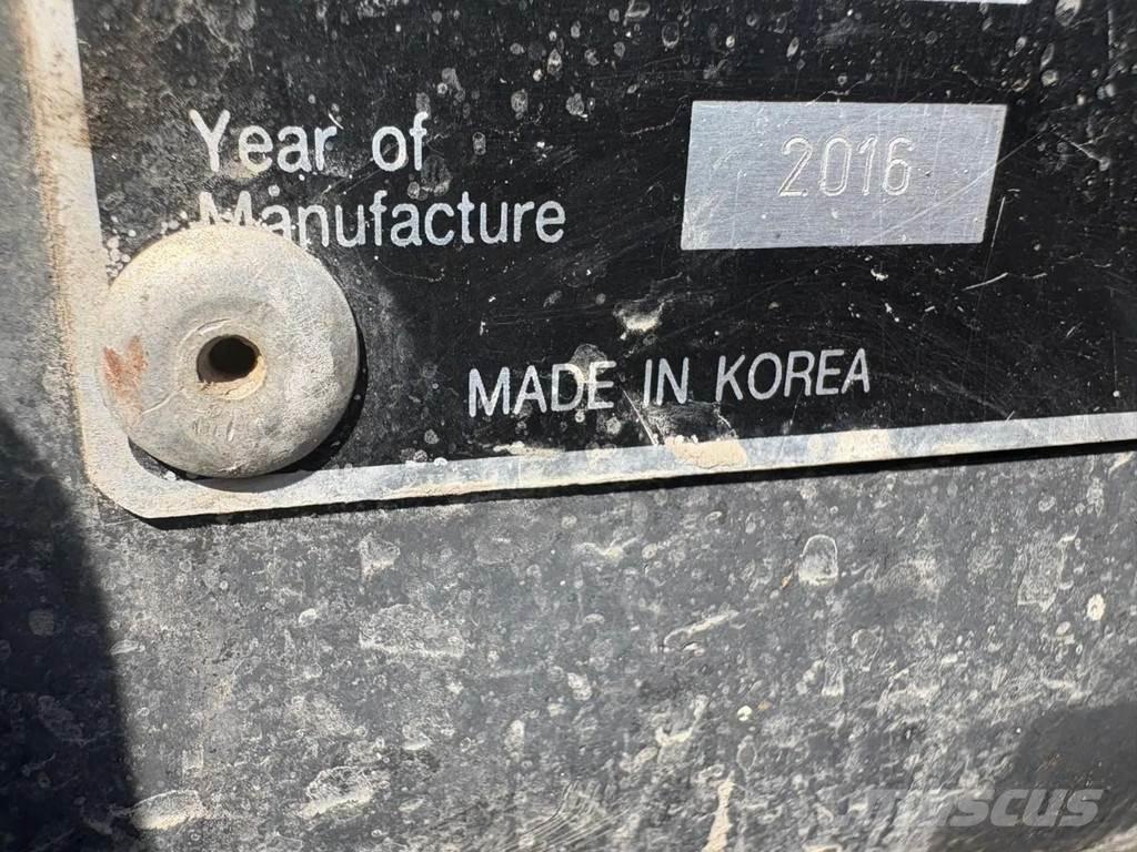 Doosan DX210 WE-5 Gumikerekes kotrók