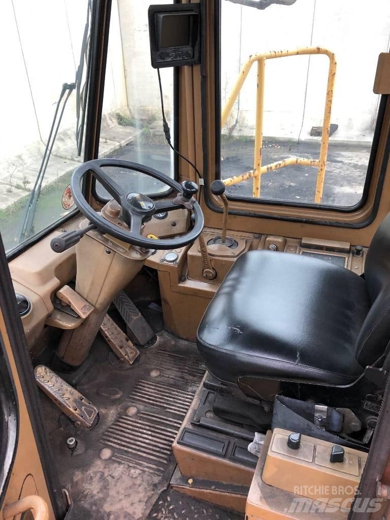 CAT 824 C gumikerekes dózer