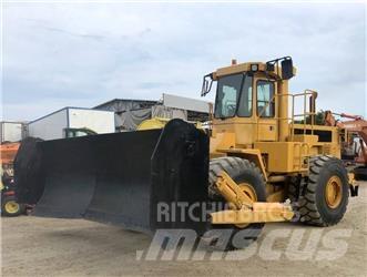 CAT 824 C gumikerekes dózer