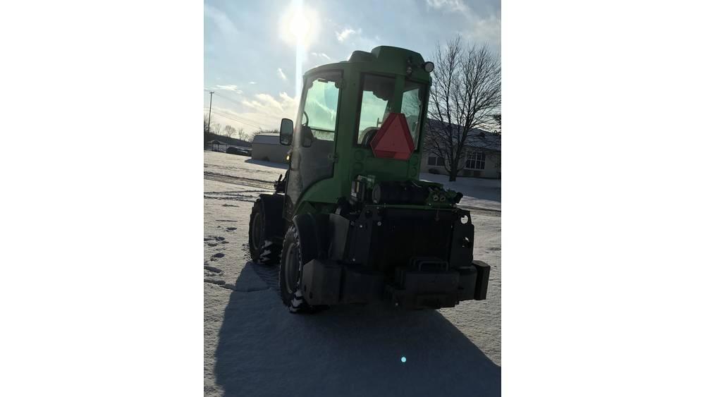 Avant 755 Gumikerekes homlokrakodók