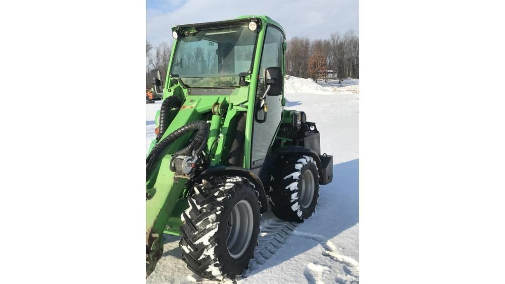 Avant 755 Gumikerekes homlokrakodók