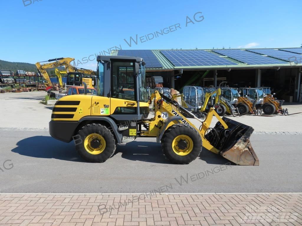 Yanmar V 80 Gumikerekes homlokrakodók