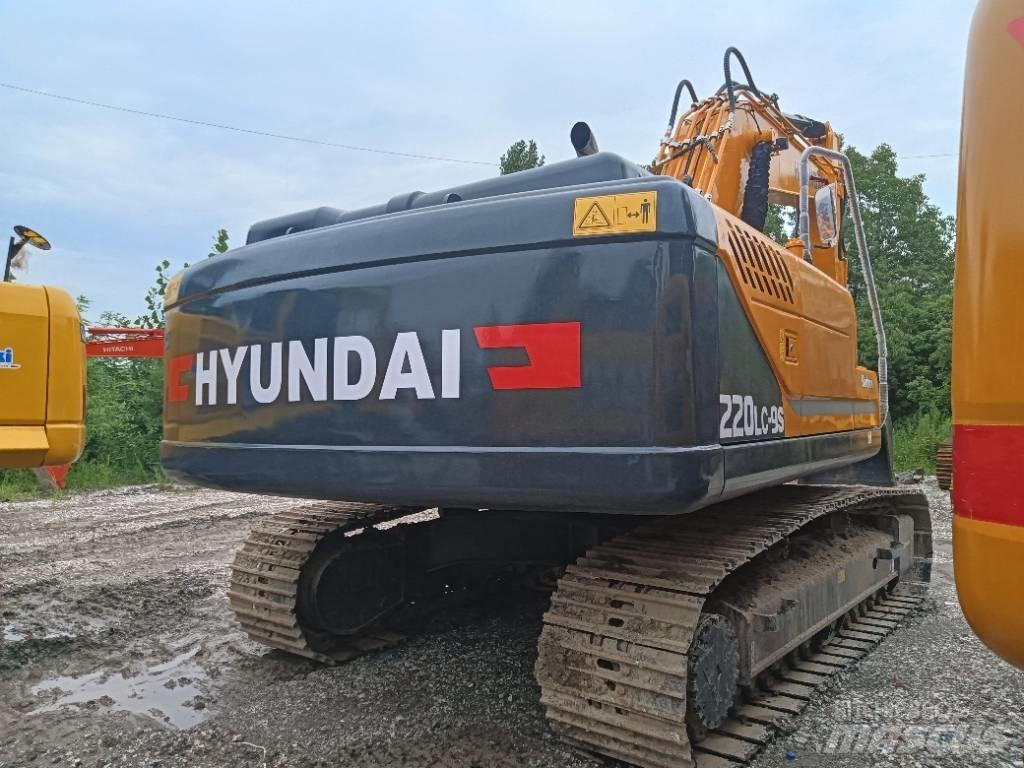 Hyundai R220-9S Lánctalpas kotrók