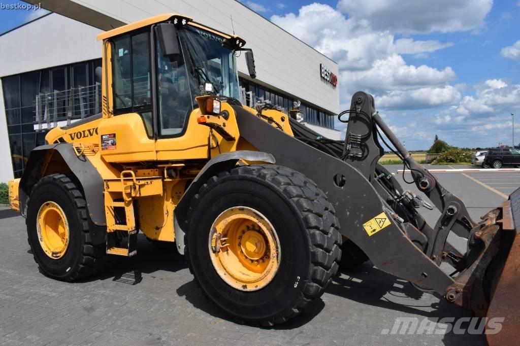Volvo L 90 F Gumikerekes homlokrakodók