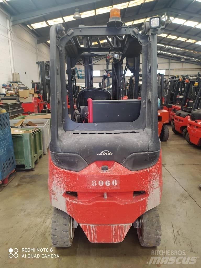 Linde E30/600 Elektromos targoncák