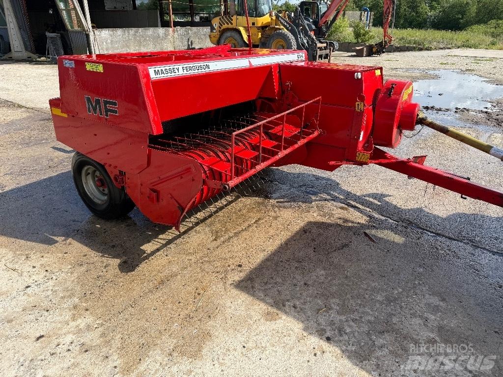 Massey Ferguson 224 Szögletes bálázók