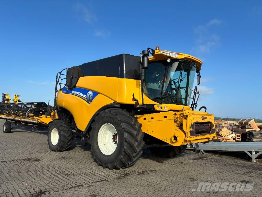 New Holland CR 9080 Kombájnok