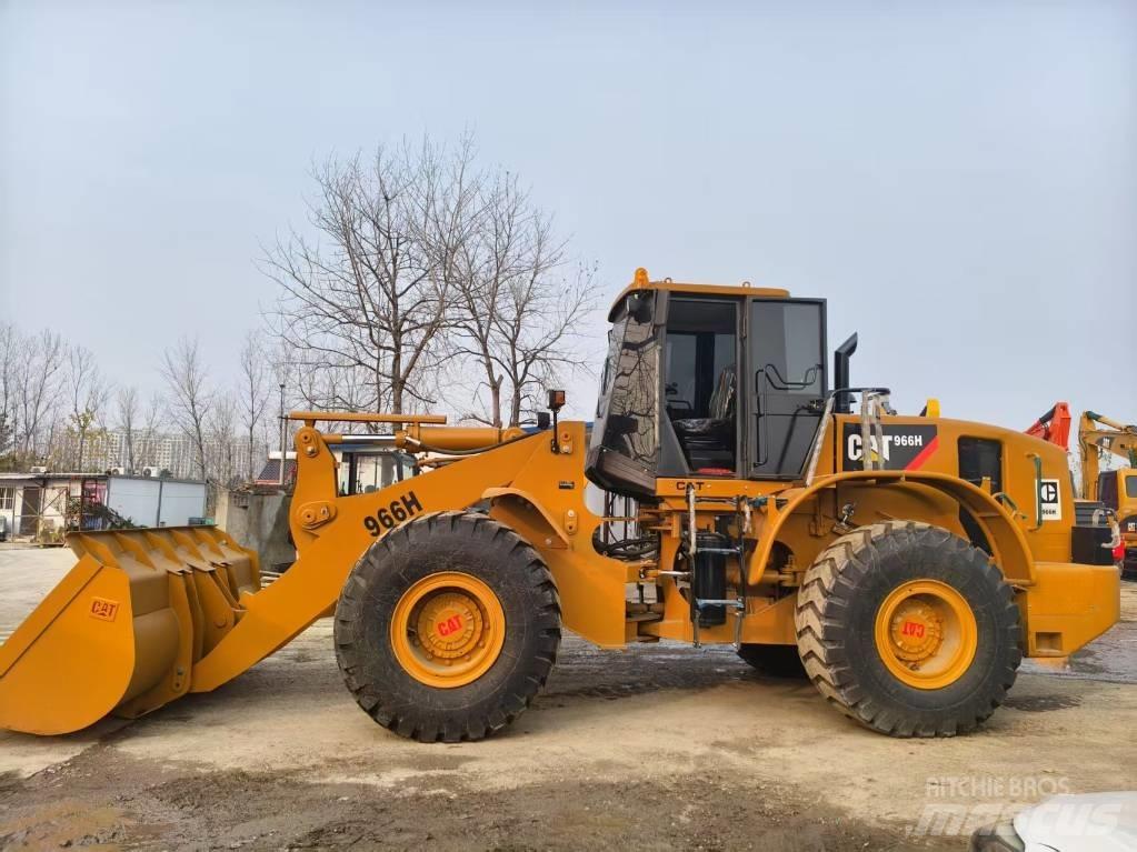 CAT 966 H Gumikerekes homlokrakodók