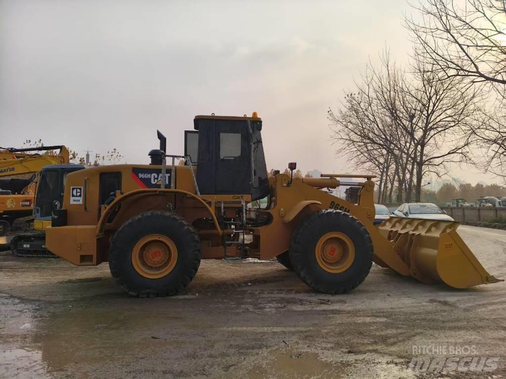 CAT 966 H Gumikerekes homlokrakodók