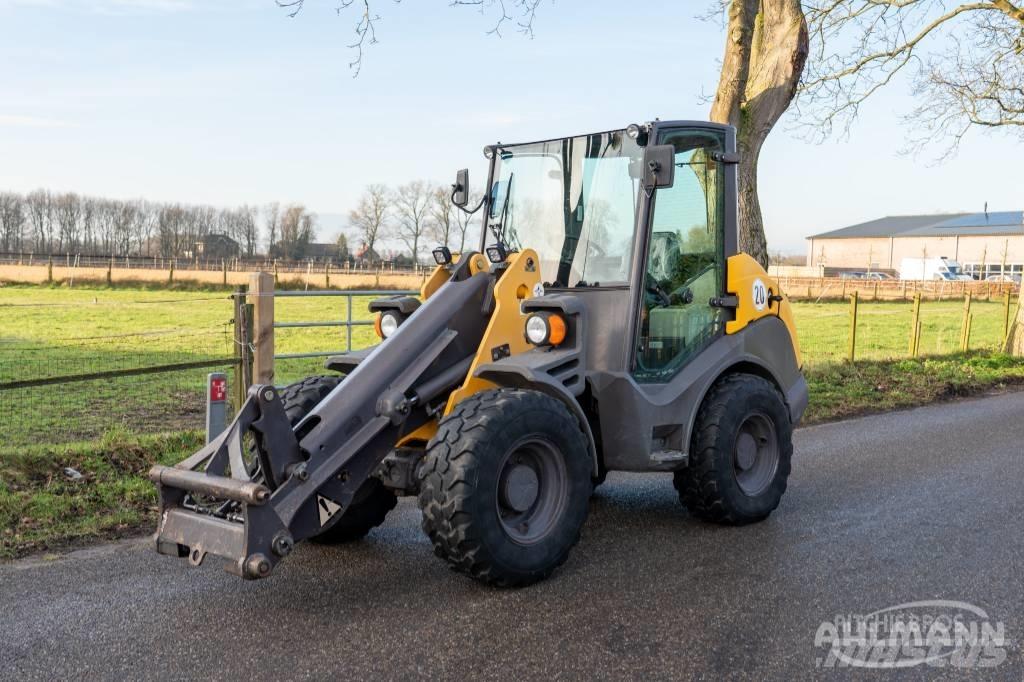 Ahlmann AX 85 Gumikerekes homlokrakodók
