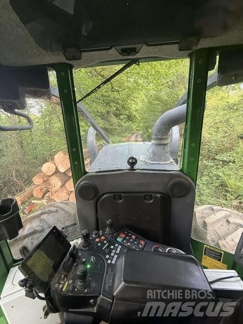 John Deere 640 L Vonszolók
