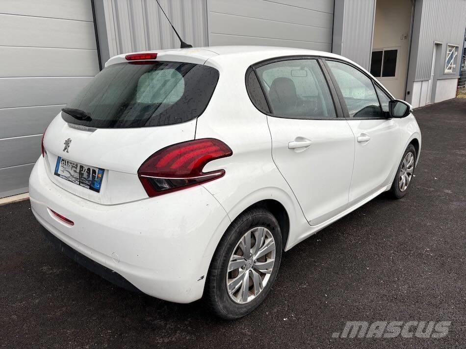Peugeot 208 Kistehergépjárművek
