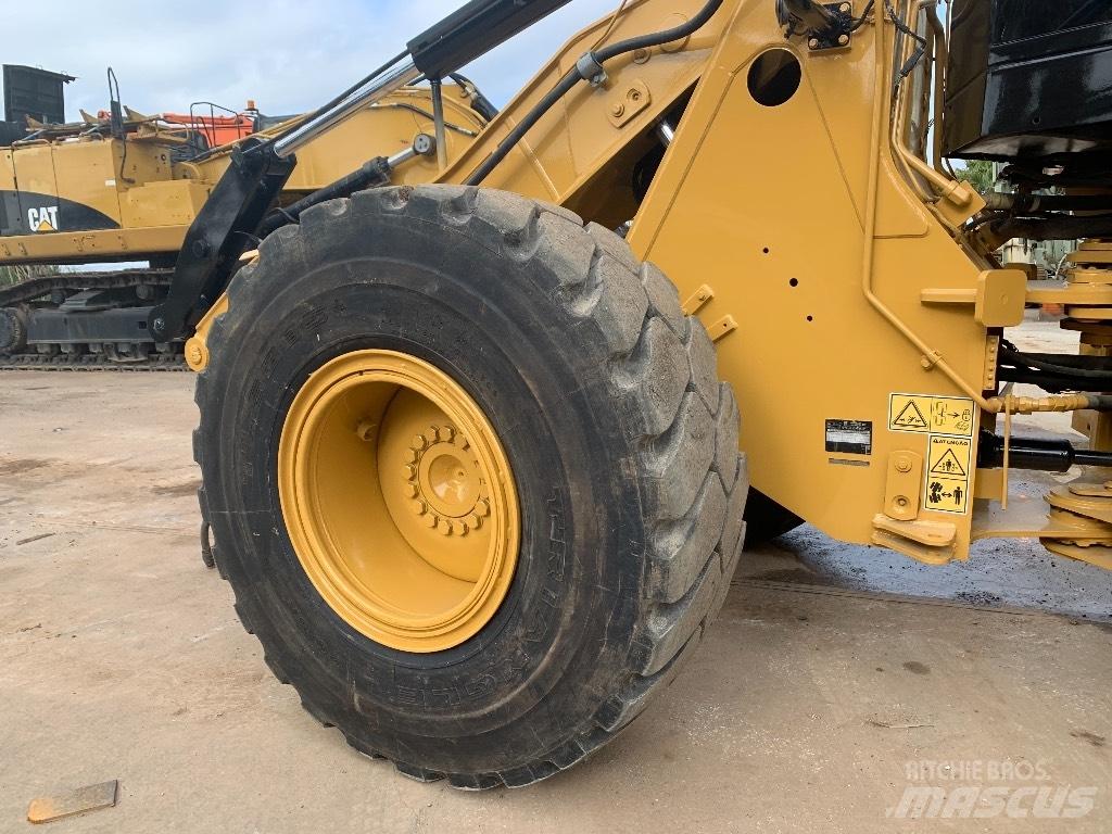 CAT 924 H Gumikerekes homlokrakodók