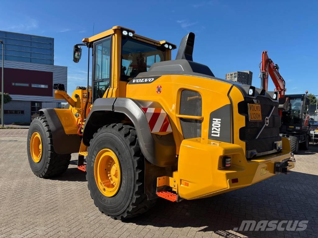 Volvo L 120 H Gumikerekes homlokrakodók