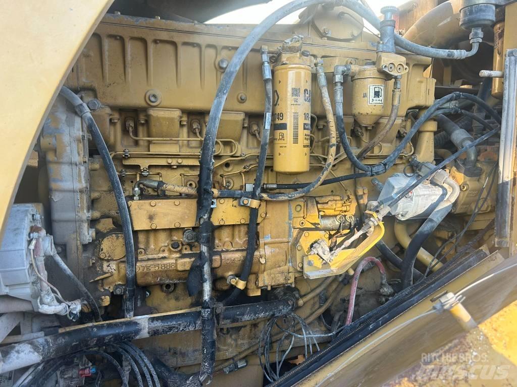 CAT 980 G Gumikerekes homlokrakodók
