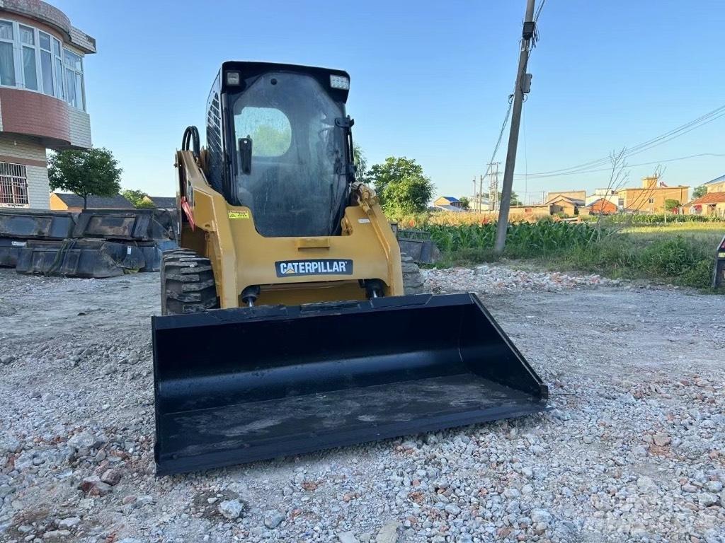 CAT 246 C Kompaktrakodók