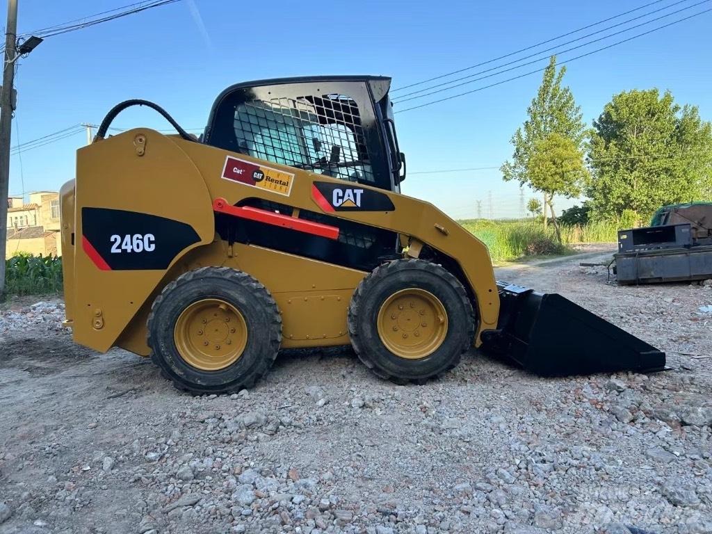 CAT 246 C Kompaktrakodók