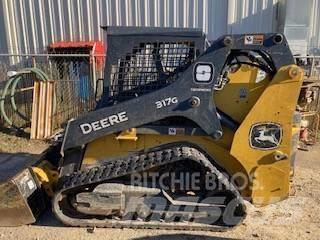 John Deere 317G Kompaktrakodók
