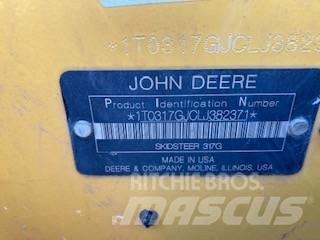 John Deere 317G Kompaktrakodók