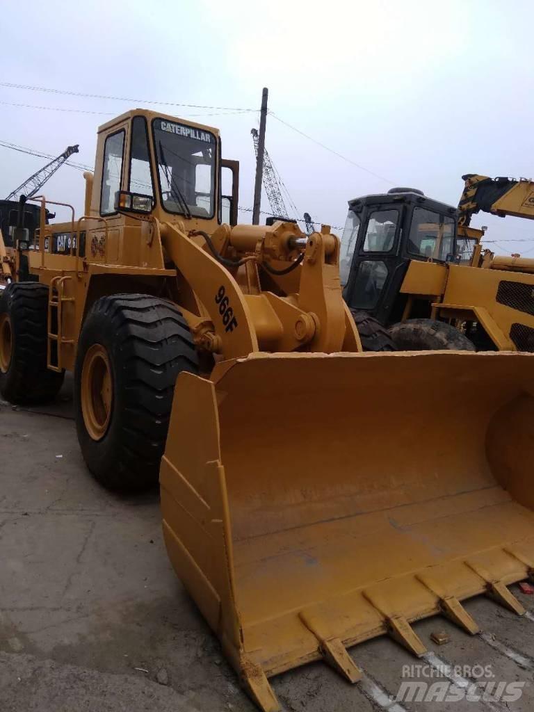 CAT 966F Gumikerekes homlokrakodók